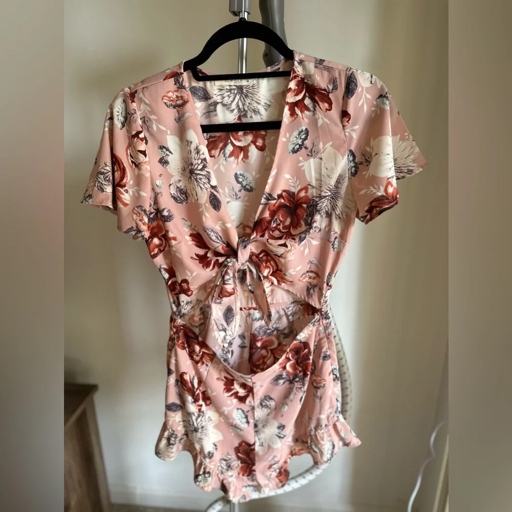 ILLIA ILLIA Floral Romper - Picture 1 of 6